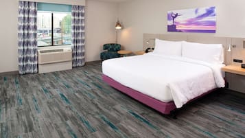 1 bedroom, hypo-allergenic bedding, desk, laptop workspace