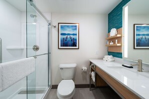 Free toiletries, hair dryer, towels - Hilton Garden Inn Seattle Lynnwood, WA (Lynnwood)
