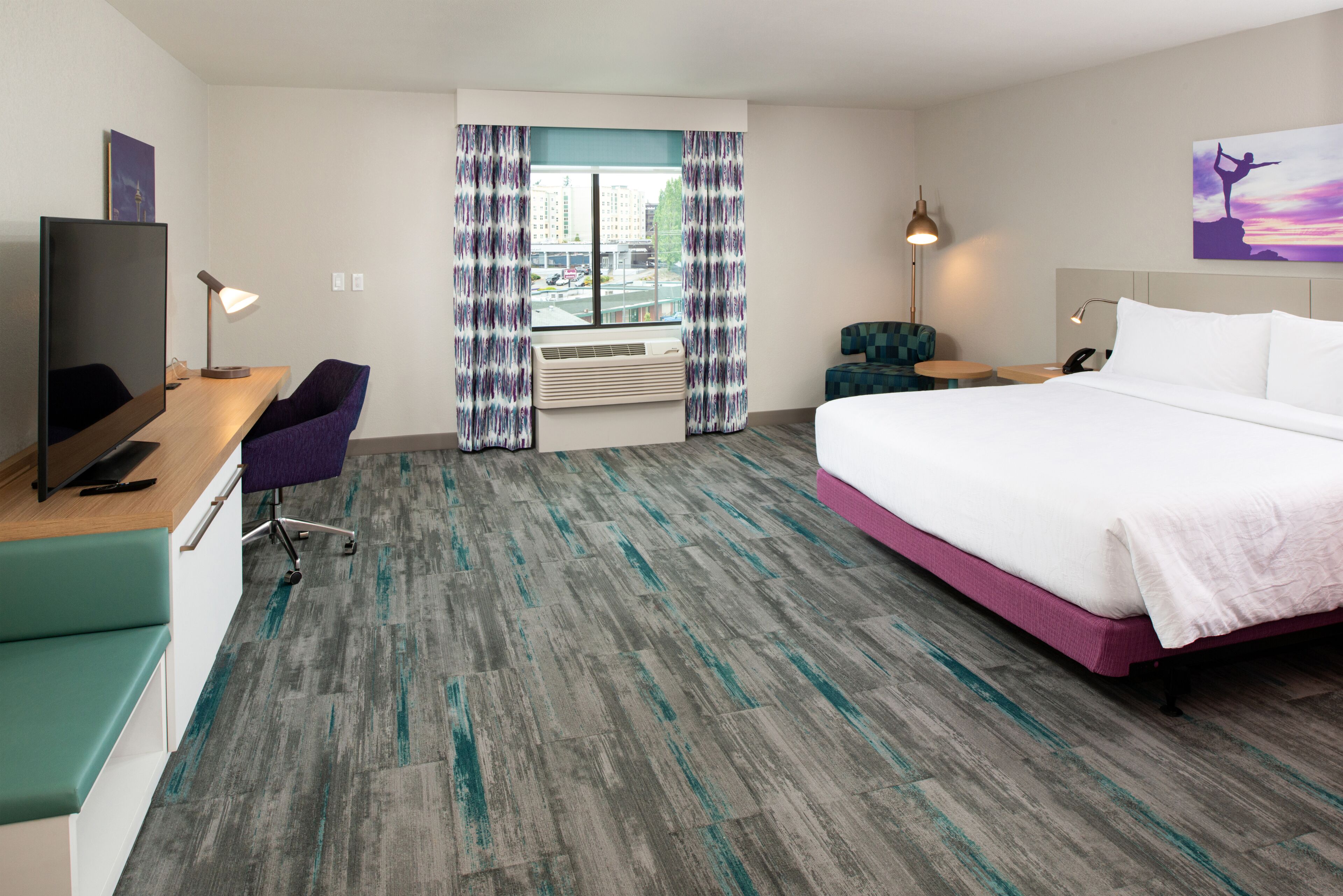 1 bedroom, hypo-allergenic bedding, desk, laptop workspace