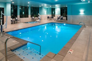 Indoor pool, open 9:00 AM to 10:00 PM, pool loungers - Hilton Garden Inn Seattle Lynnwood, WA (Lynnwood)