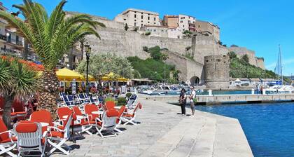 Nice apartment in villa for 6 guests with WIFI, pool, TV, patio and pets allowed