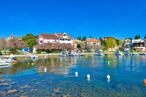 Marina - Beautiful sea view apartment (Petrcane)