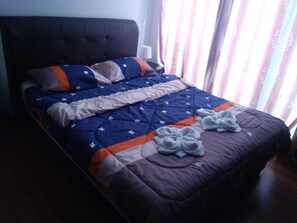 2 habitaciones, tabla de planchar con plancha, internet y ropa de cama 