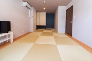 传统客房 (JPN Style for 4 Guests with Toilet) | 羽绒被、遮光窗帘、免费 WiFi