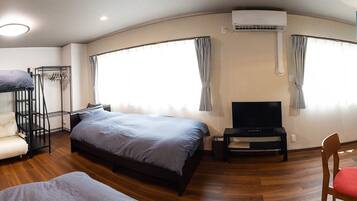 Down duvets, blackout curtains, free WiFi