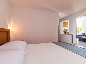 1 bedroom, free WiFi - Cosy apartment for 3 people with WIFI, A/C, pool, TV and terrace (Porec)