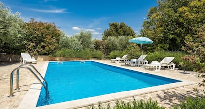 Lovely apartment for 4 guests with WIFI, A/C, pool, TV, terrace and pets allowed