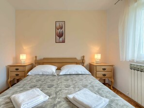 1 bedroom, iron/ironing board, free WiFi - Cosy apartment for 4 people with pool, A/C, WIFI, TV and terrace (Pazin)