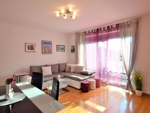 TV - Beautiful apartment for 2 people with A/C, WIFI, TV and balcony (Rovinj)