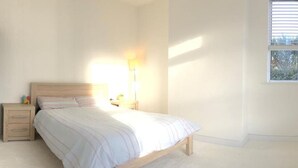 Room - Kings Lynn Double Bedroom 1 New Renovated Bathroom (King's Lynn)