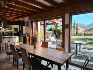 تناول الطعام