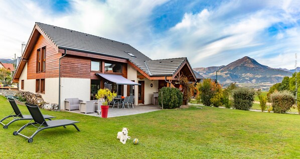 Exterior - House in the Alps / exceptional view (Ponsonnas)