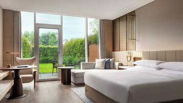 Room, 1 King Bed | Down comforters, free minibar, in-room safe, desk