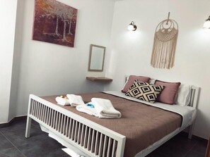 Comfort Apartment | Individually decorated, individually furnished, free WiFi, bed sheets - Katsikantaris Homes (Paphos)