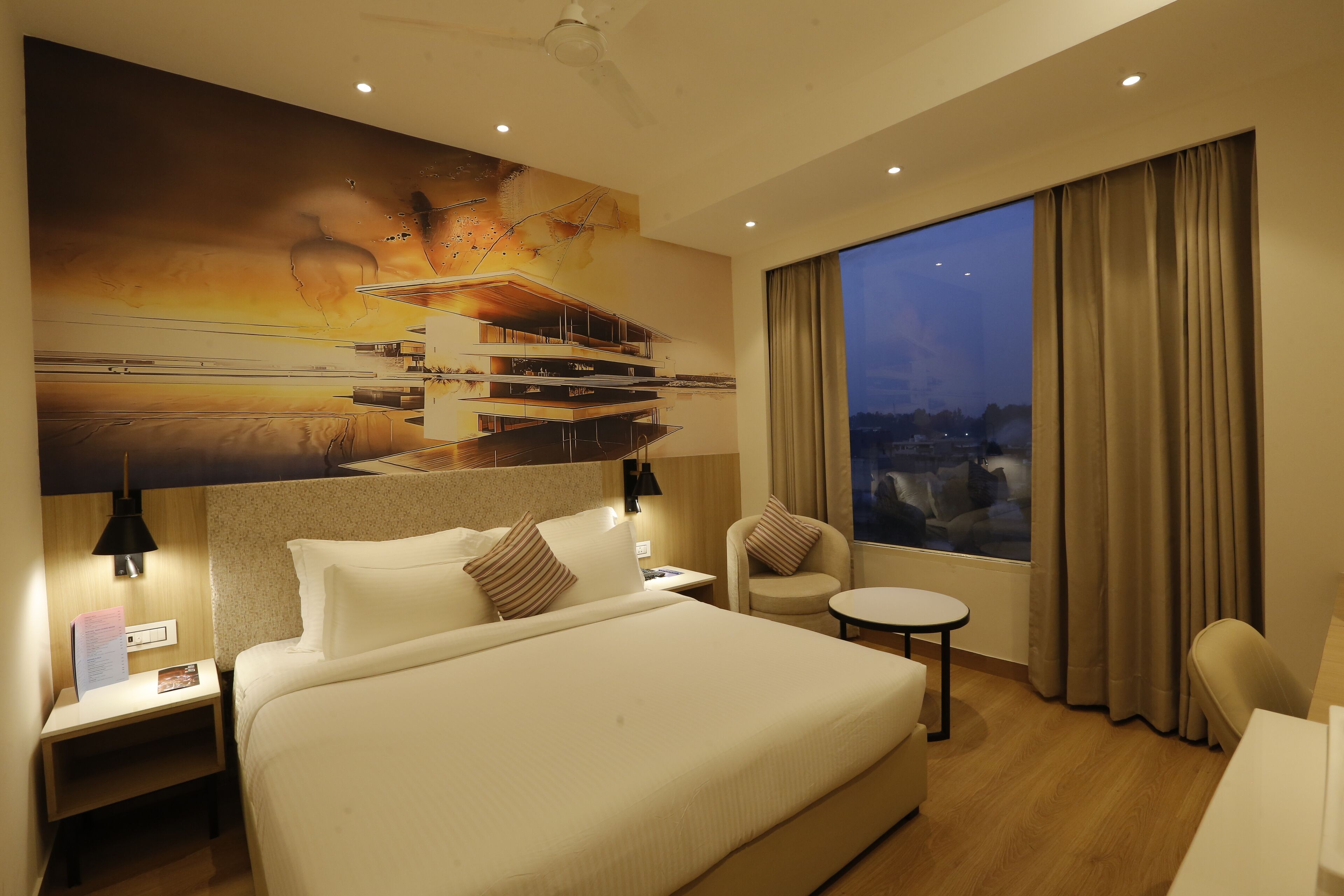 Deluxe Double Room | In-room safe, individually furnished, desk, laptop workspace