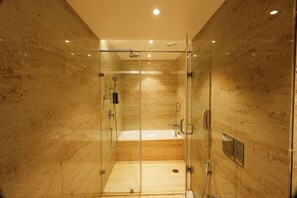 Luxury Suite | Bathroom | Shower, free toiletries, hair dryer, slippers - Tulip Inn Zirakpur (Dera Bassi)