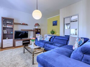 TV, DVD player