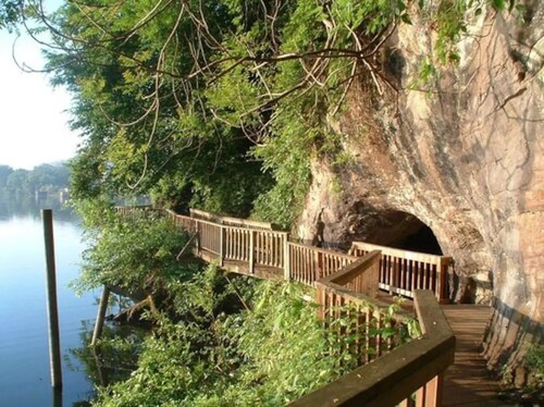 Perfect Mountain Getaway Pigeon Forge (CDC Safe)