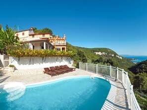 Pool - Nice apartment for 4 people with pool, A/C, WIFI, TV and terrace (Labin)
