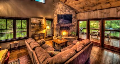 Creekside Cabin- 10 Mins from Blue Ridge