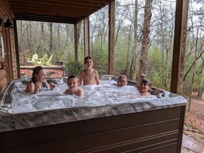 Outdoor spa tub