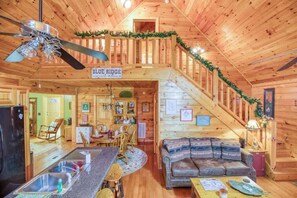TV, fireplace - Cabin at Twin Creeks | Vacation Rental in Blue Rid (Blue Ridge)