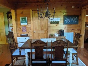 Dining - Cabin at Twin Creeks | Vacation Rental in Blue Rid (Blue Ridge)