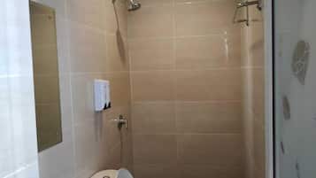 Dusche, Handtücher, Seife, Shampoo
