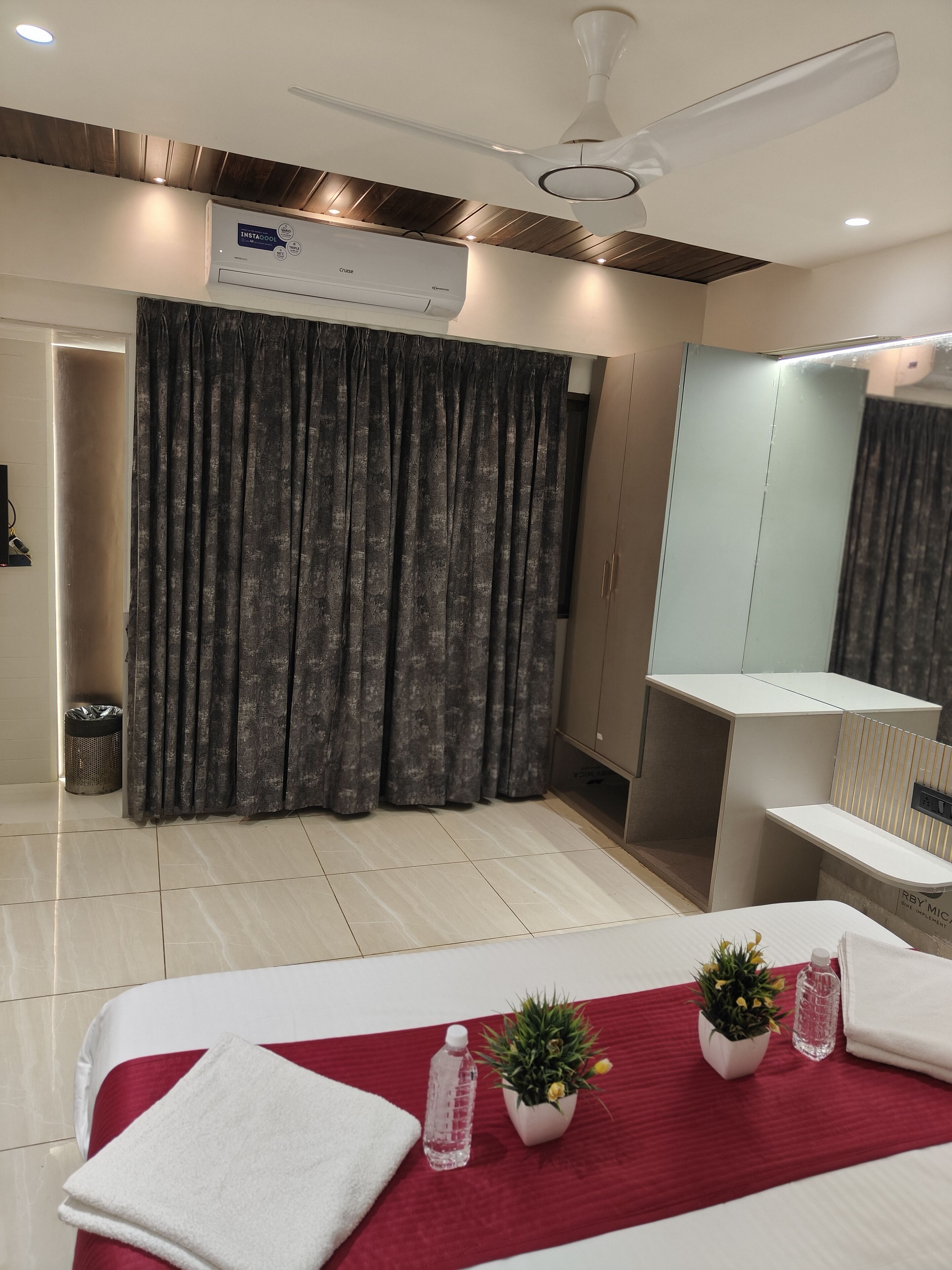 Memory-foam beds, individually furnished, soundproofing