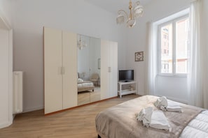 4 bedrooms, WiFi, bed sheets