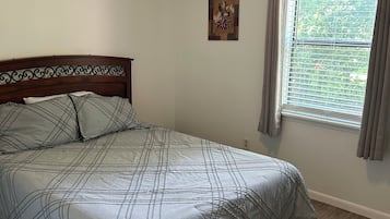 2 bedrooms, iron/ironing board, free WiFi, bed sheets