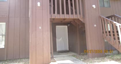 Ft. Rucker living this is a great place to come and relax with friends and famil