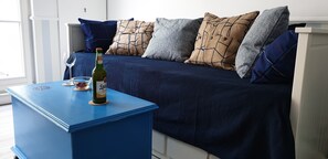2 bedrooms, iron/ironing board, travel cot, WiFi