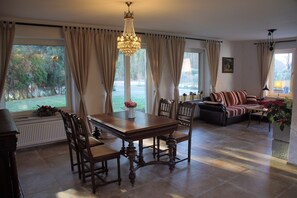 Dining - Ground floor apartment with its own terrace and garden in a rural location (Hamminkeln)