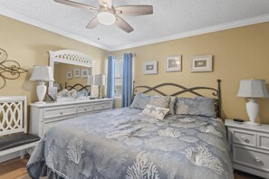 2 slaapkamers, een strijkplank/strijkijzer, gratis wifi, beddengoed