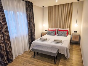 1 bedroom, free WiFi - Lovely apartment for 3 people with A/C, WIFI, pool, TV, terrace and pets allowed (Zadar)