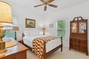 2 bedrooms, WiFi (free), bed sheets