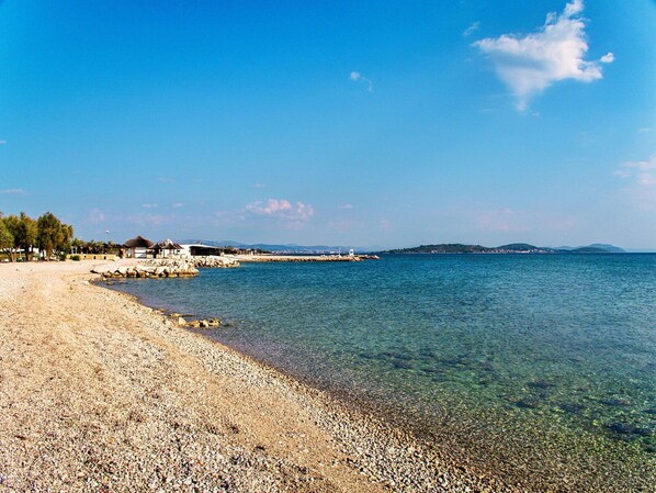 Beach - Nice apartment for 4 guests with WIFI, A/C, TV, terrace and pets allowed (Vodice)