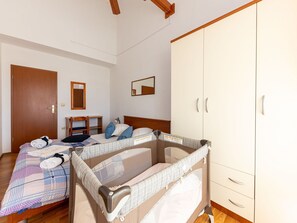 3 chambres, lit de bébé portatif, accès au Wi-Fi (inclus)