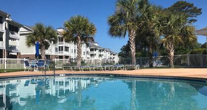 Myrtle Beach, SC, USA-Condo on golf course Only 1.5 Miles from Beach