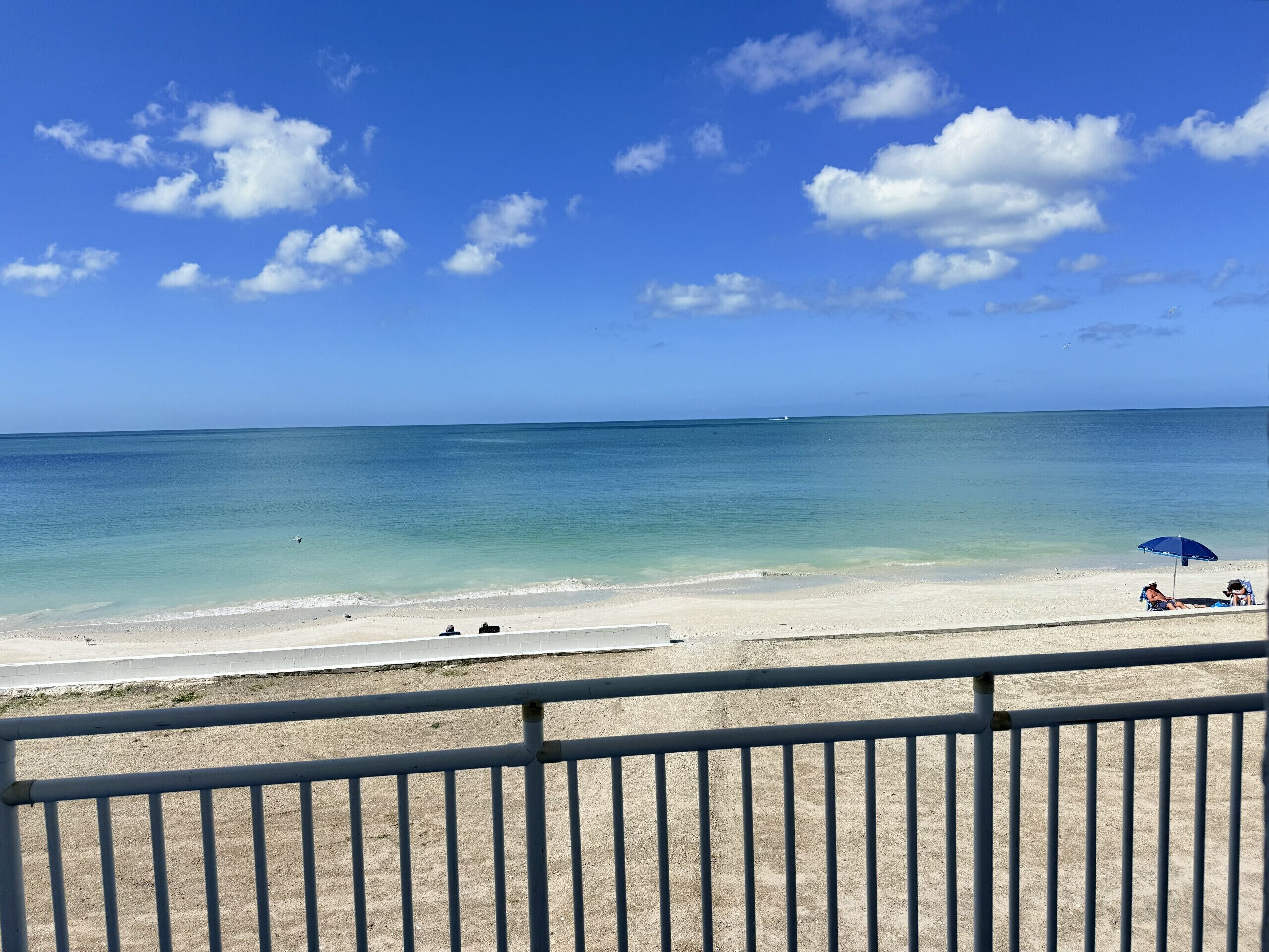 沙滩椅、沙滩毛巾