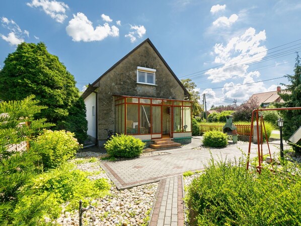 Exterior - Beautiful private villa for 5 guests with TV and patio (Keszthely)