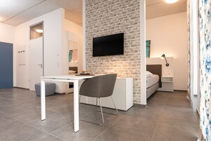 90-cm flat-screen TV with satellite channels, TV, heated floors