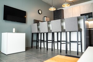 冰箱、微波炉、烤箱、炉灶