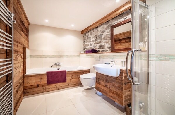Bathroom - 4 Bedroom family house available for 1 year June/July 2020. (Seytroux)