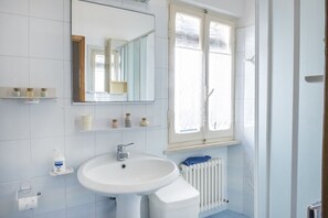 Dutxa, bidet i tovalloles 