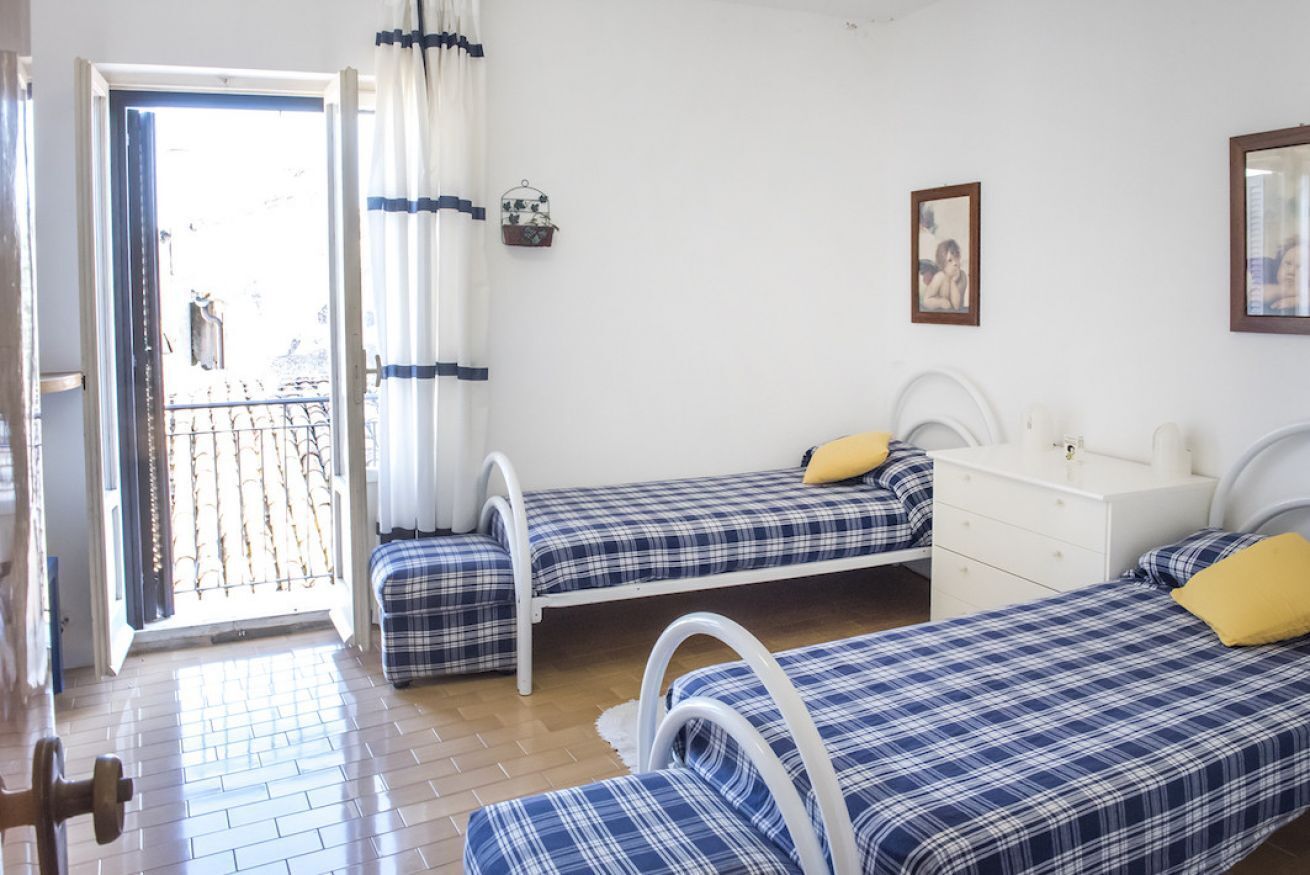 2 bedrooms, bed sheets