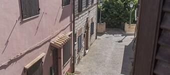 S187 - Sirolo, delightful sky-earth house in the alleys