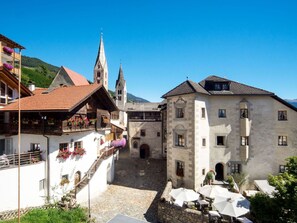 Exterior - Lovely apartment for 2 guests with WIFI, pool, TV, balcony and pets allowed (Villandro)