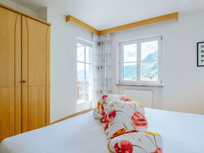 1 多间卧室、旅行婴儿床、免费 WiFi、床单